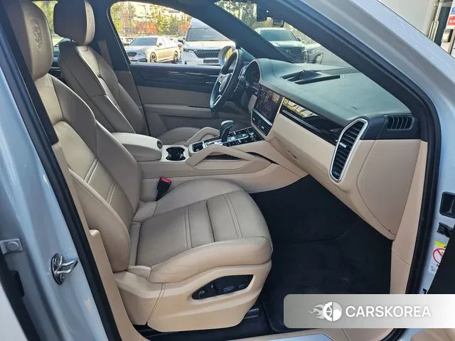 Porsche Cayenne (PO536) 2023 Серебристо-серый из Кореи, фото 3