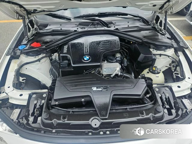 BMW 3 Series (F30) 2018 Белый из Кореи, фото 3