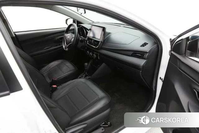 Toyota Vios 2023 Белый из Китая, фото 3