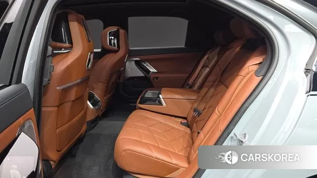 BMW 7 Series (G70) 2025 Серебристо-серый из Кореи, фото 3