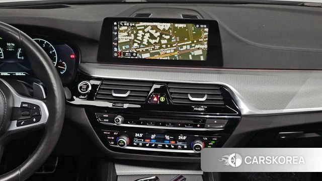BMW 5 Series (G30) 2019 Белый из Кореи, фото 3