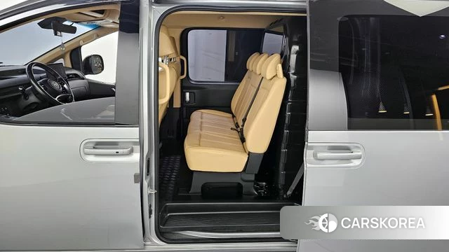 Hyundai Staria 2022 Серебряный из Кореи, фото 3