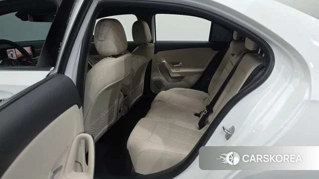 Mercedes-Benz A-Class W177 2024 Белый из Кореи, фото 3