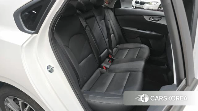 Kia The New K3 2nd generation 2022 Белый из Кореи, фото 3