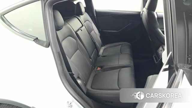 Tesla Model Y 2025 Белый из Кореи, фото 3