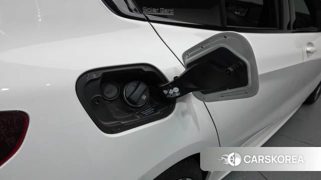 BMW 1 Series (F40) 2023 Белый из Кореи, фото 3