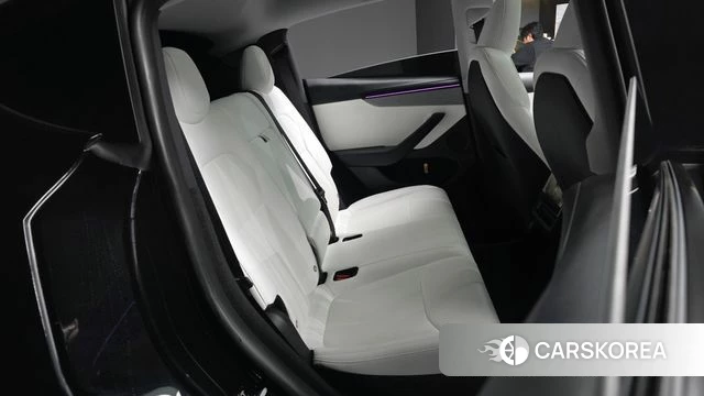 Tesla Model Y 2025 Черный из Кореи, фото 3