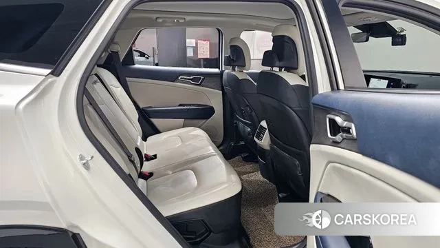 Kia Sportage 5th Generation Hybrid 2024 Белый из Кореи, фото 3