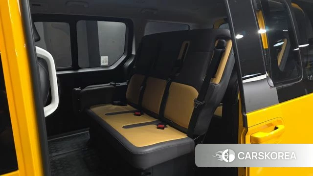 Hyundai Staria 2022 Желтый из Кореи, фото 3
