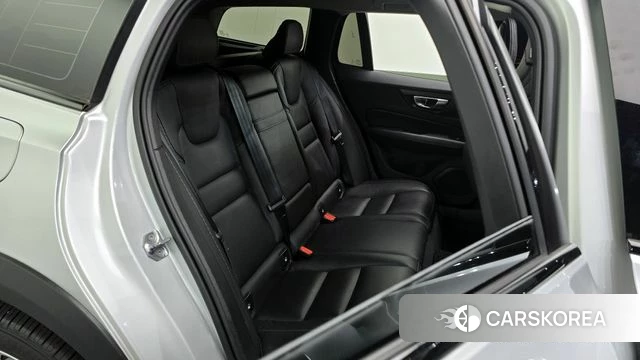 Volvo V60 Cross-Country 2nd Generation 2020 Серебряный из Кореи, фото 3