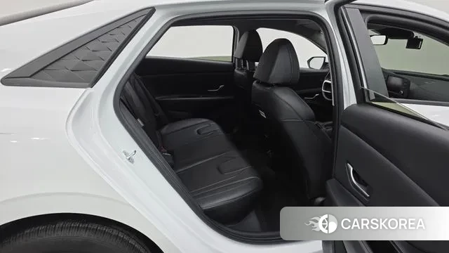 Hyundai The New Avante (CN7) 2024 Белый из Кореи, фото 3