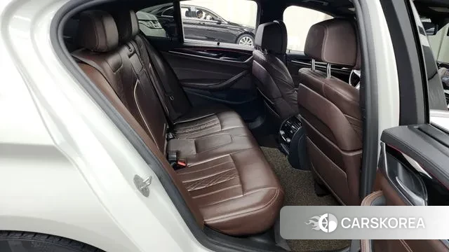 BMW 5 Series (G30) 2018 Белый из Кореи, фото 3