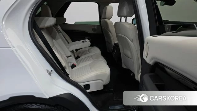 Land Rover Discovery 5 2024 Белый из Кореи, фото 3