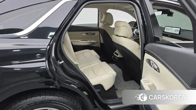 Genesis GV70 2021 Черный из Кореи, фото 3