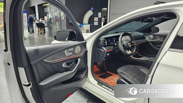 Mercedes-Benz E-Class W213 2022 Белый из Кореи, фото 3