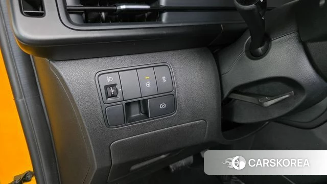 Hyundai Staria 2022 Желтый из Кореи, фото 3