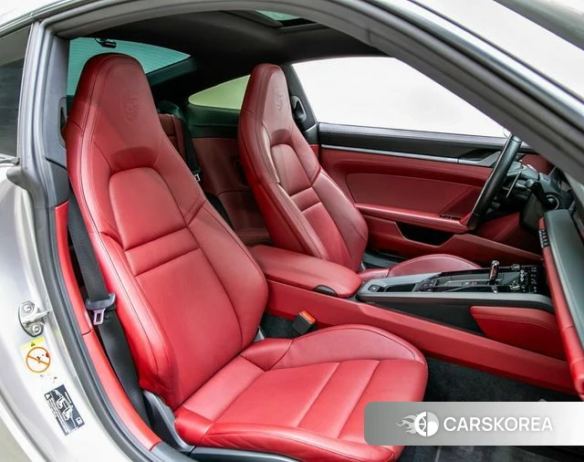Porsche 911(992) 2020 Серебряный из Кореи, фото 3