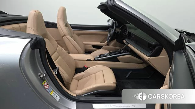 Porsche 911(992) 2021 Серебристо-серый из Кореи, фото 3