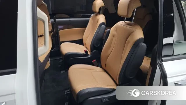 Kia Carnival 4th generation 2023 Белый из Кореи, фото 3