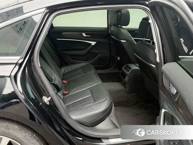 Audi A6L 2022 Черный из Китая, фото 3