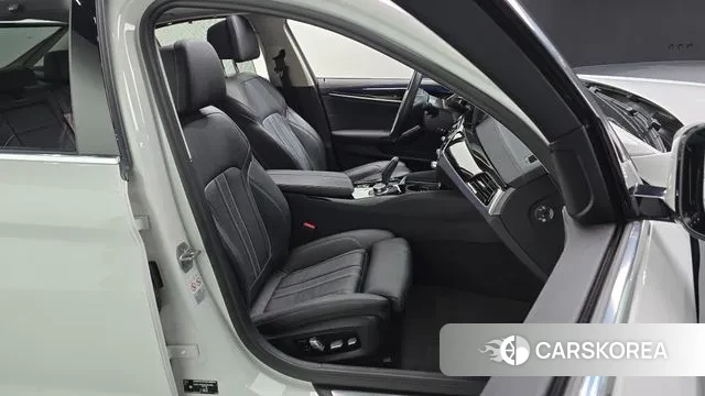 BMW 5 Series (G30) 2022 Белый из Кореи, фото 3