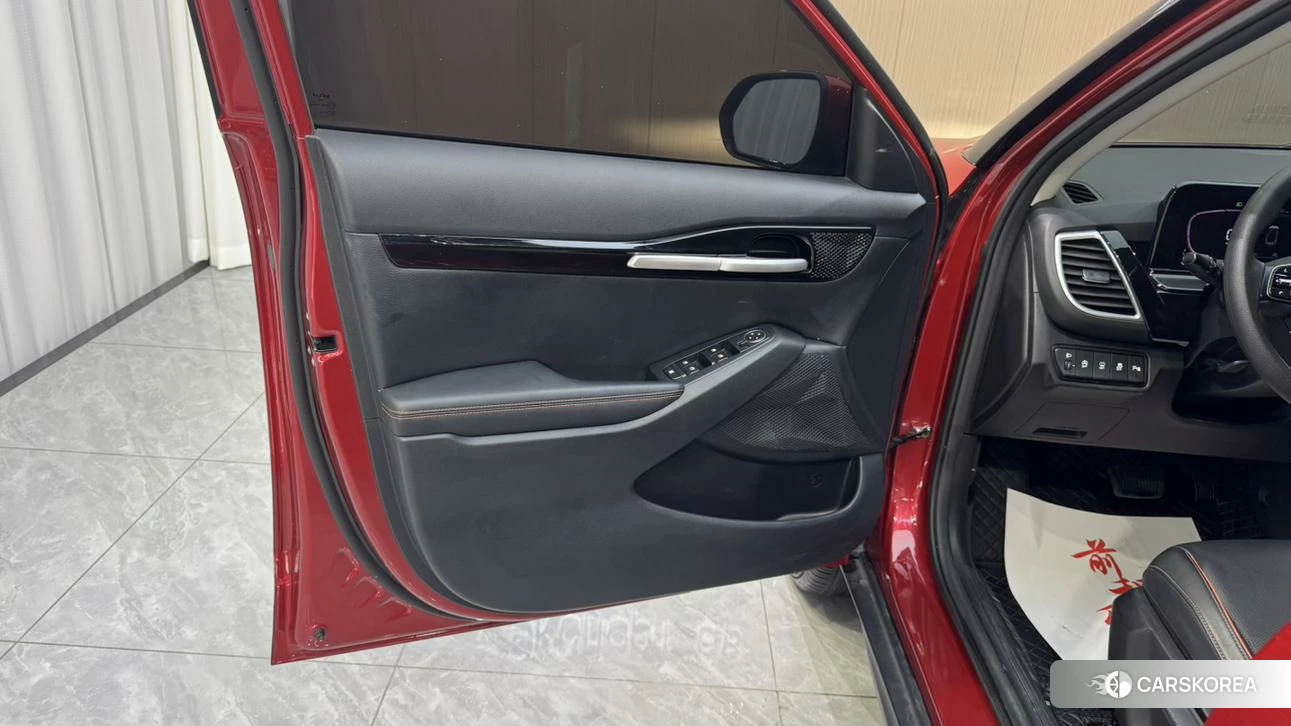 Kia Seltos 2023 Красный из Китая, фото 3