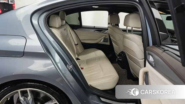 BMW 5 Series (G30) 2018 Серый из Кореи, фото 3