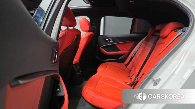 BMW 1 Series (F40) 2021 Белый из Кореи, фото 3