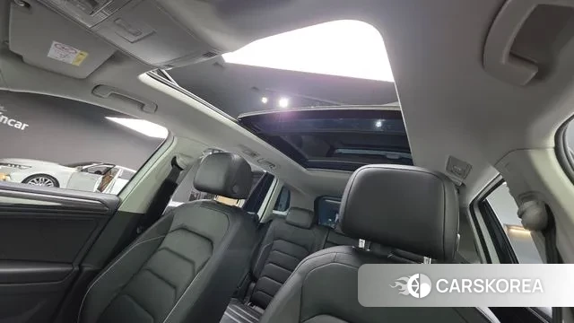 Volkswagen Tiguan second Generation 2022 Белый из Кореи, фото 3