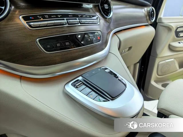Mercedes-Benz V-class id 4221889 из Китая 3
