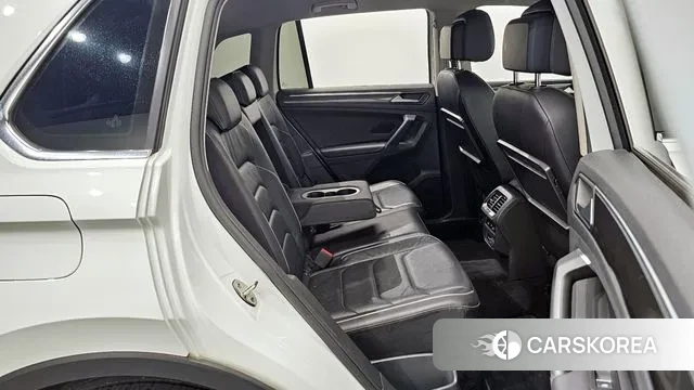 Volkswagen Tiguan second Generation 2020 Белый из Кореи, фото 3