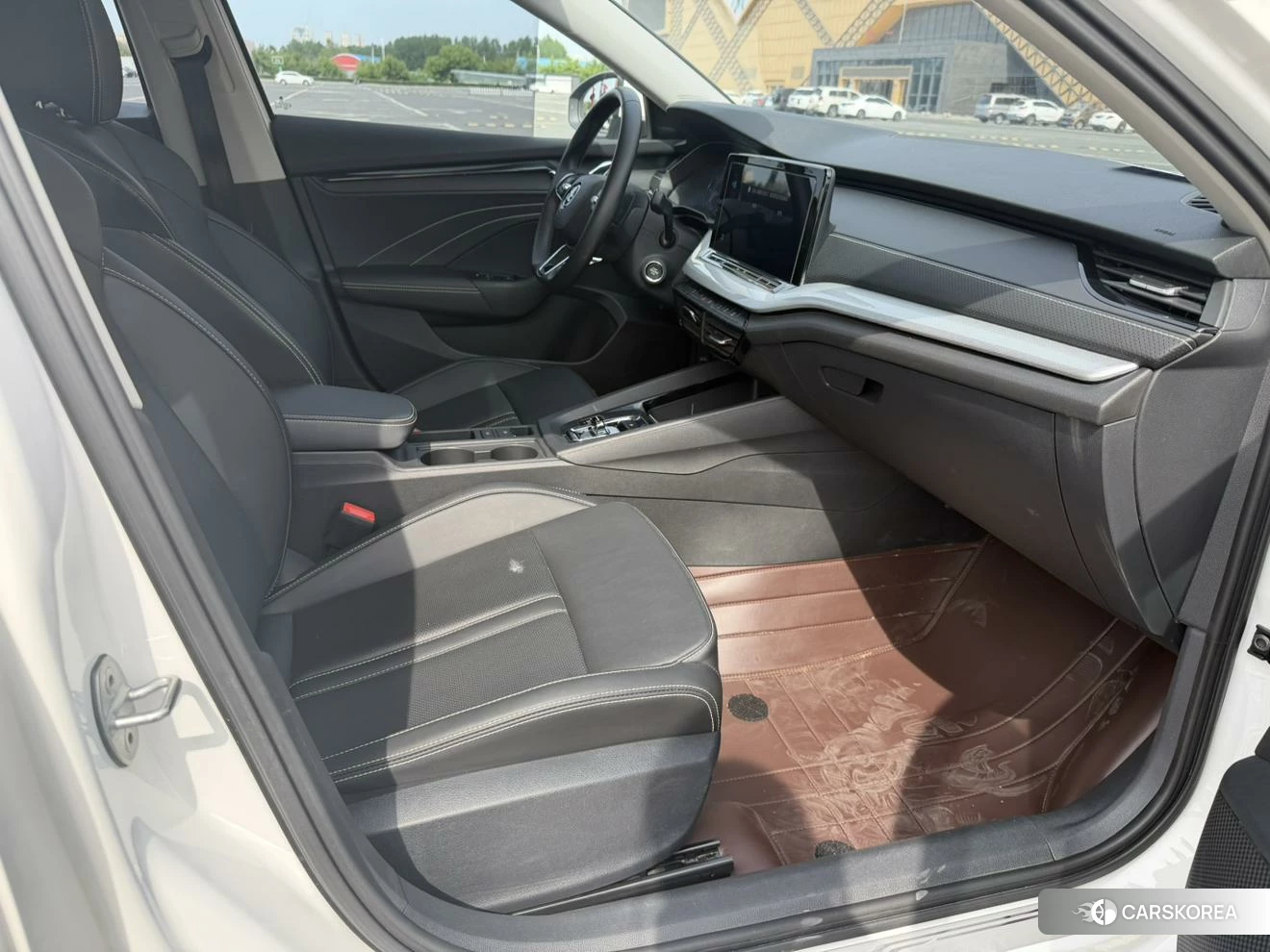 Skoda Octavia 2022 Белый из Китая, фото 3