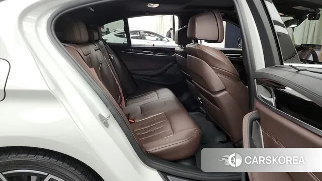 BMW 5 Series (G30) 2022 Белый из Кореи, фото 3