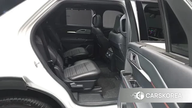 Ford Explorer 6th Generation 2025 Белый из Кореи, фото 3