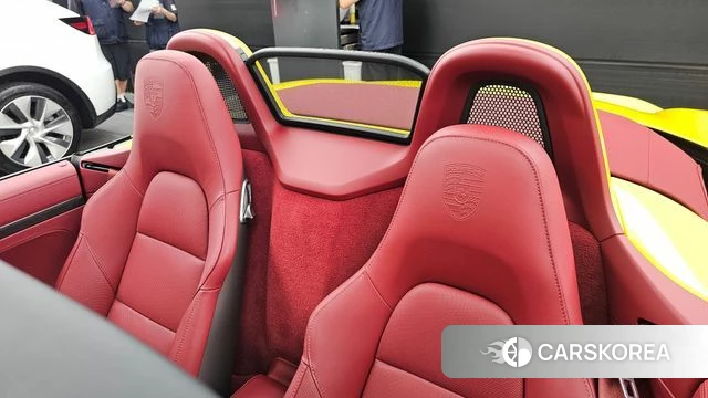 Porsche 718 Boxster 2025 Желтый из Кореи, фото 3