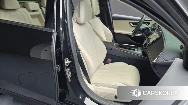 Mercedes-Benz E-Class W214 2025 Черный из Кореи, фото 3