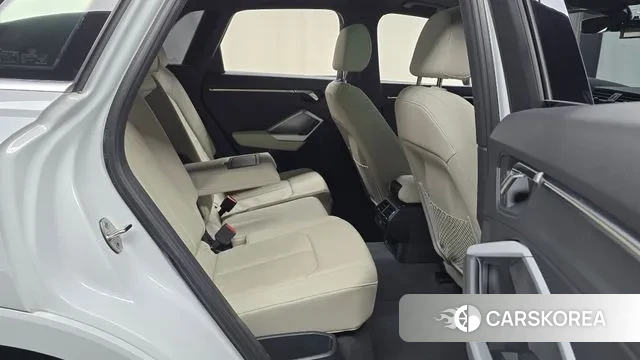 Audi Q3 (F3) 2022 Белый из Кореи, фото 3