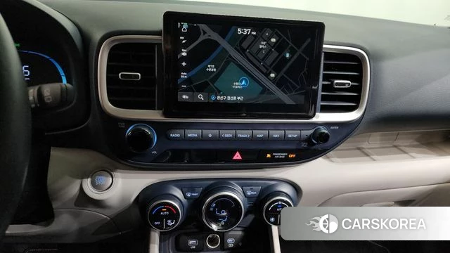 Hyundai Venue 2023 Белый из Кореи, фото 3