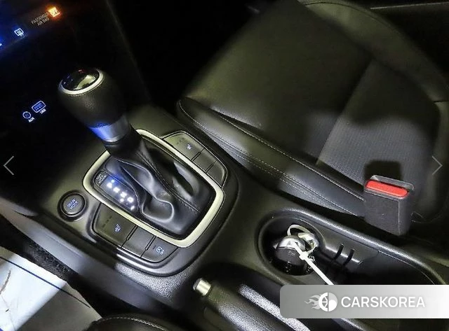 Hyundai Kona 2018 Серебристо-серый из Кореи, фото 3