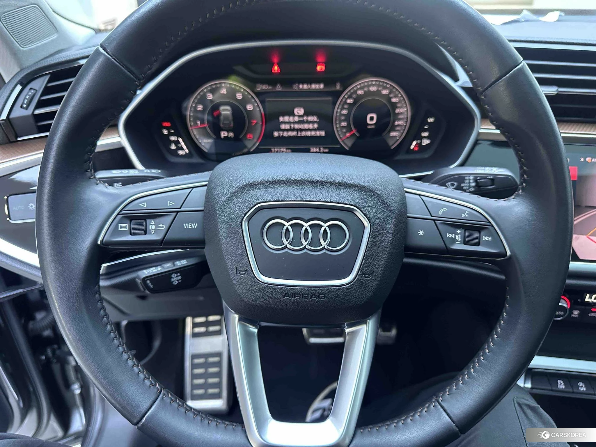 Audi Q3 2021 Темно-серый из Китая, фото 3