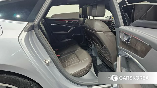 Audi A7 (4K) 2020 Серебристо-серый из Кореи, фото 3