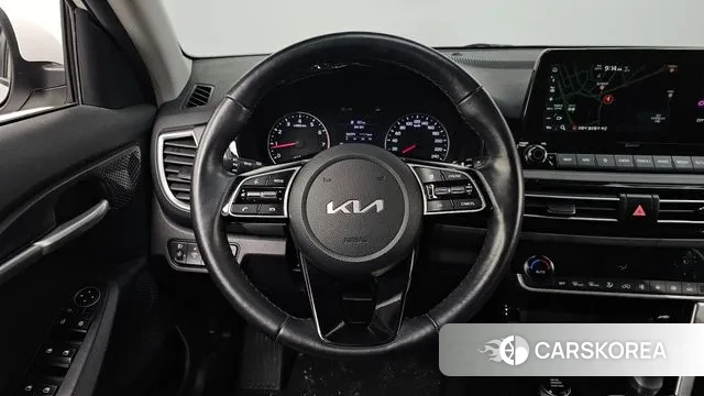 Kia Seltos 2022 Белый из Кореи, фото 3