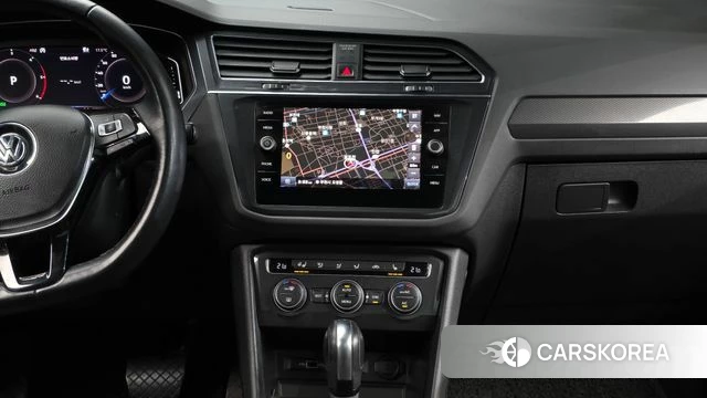 Volkswagen Tiguan Allspace 2020 Серебряный из Кореи, фото 3