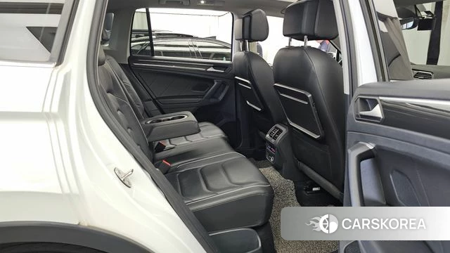 Volkswagen Tiguan second Generation 2020 Белый из Кореи, фото 3