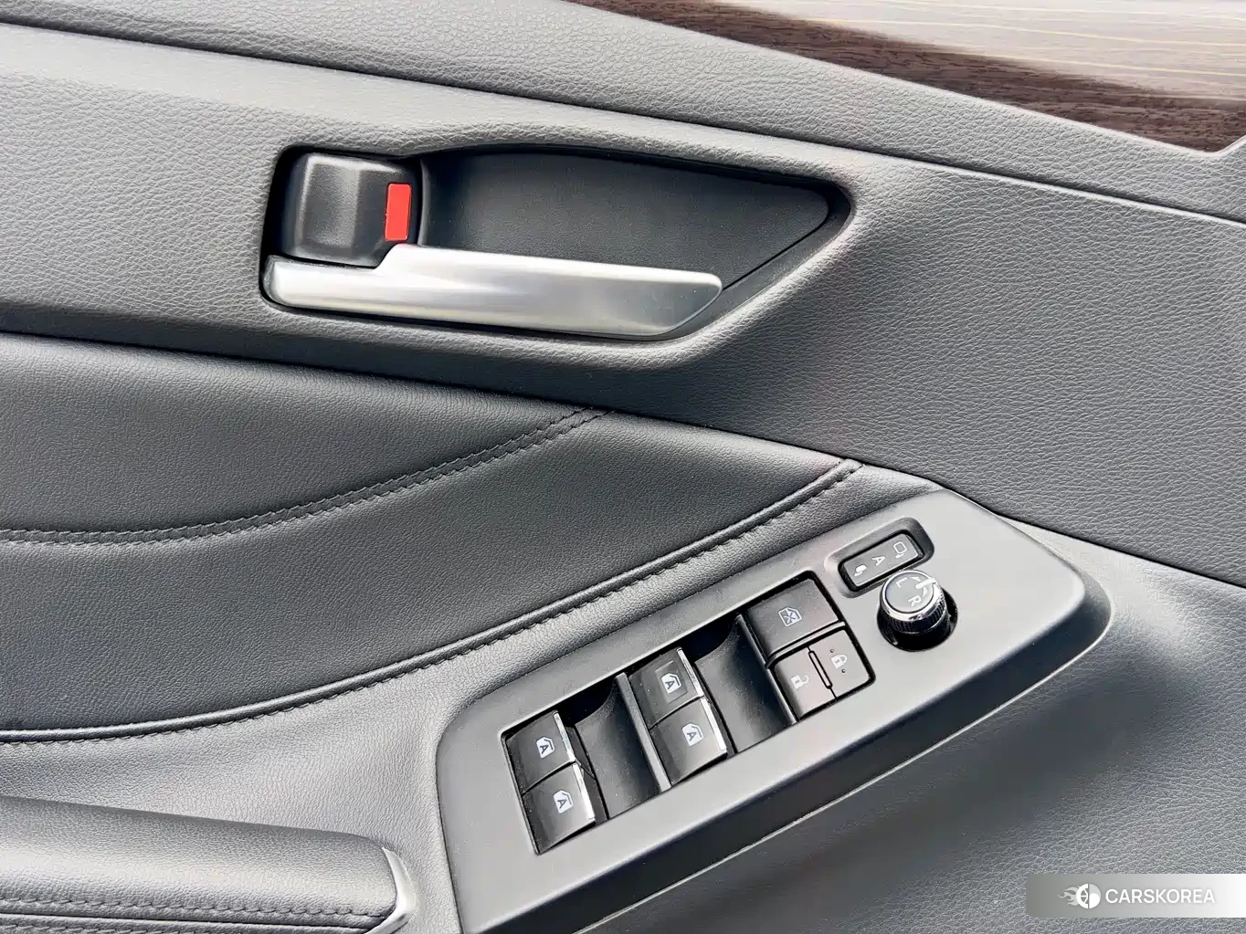 Toyota Avalon 2023 Champagne/brown из Китая, фото 3