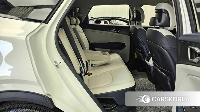 Kia Sportage 5th Generation Hybrid 2024 Белый из Кореи, фото 3