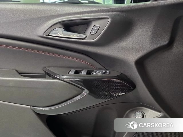 Chevrolet (GM Daewoo) Trax Crossover 2023 Черный из Кореи, фото 3