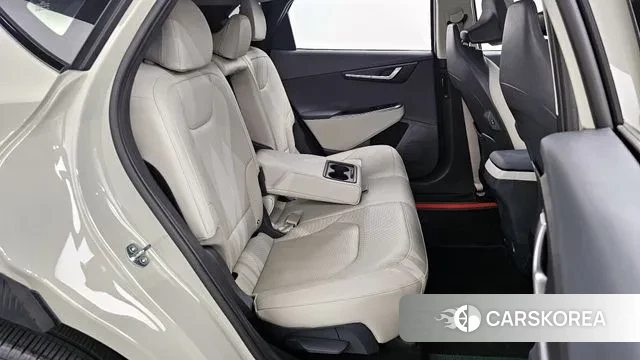 Kia EV6 2023 Жемчужный цвет из Кореи, фото 3