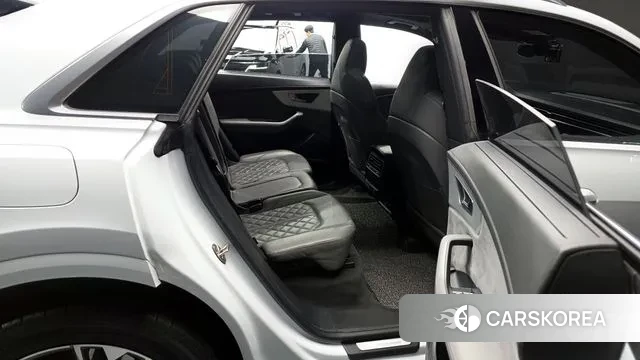 Audi Q8 (4M) 2021 Белый из Кореи, фото 3