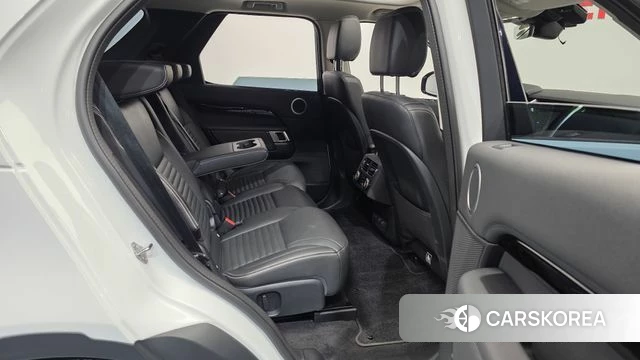 Land Rover Discovery 5 2024 Белый из Кореи, фото 3
